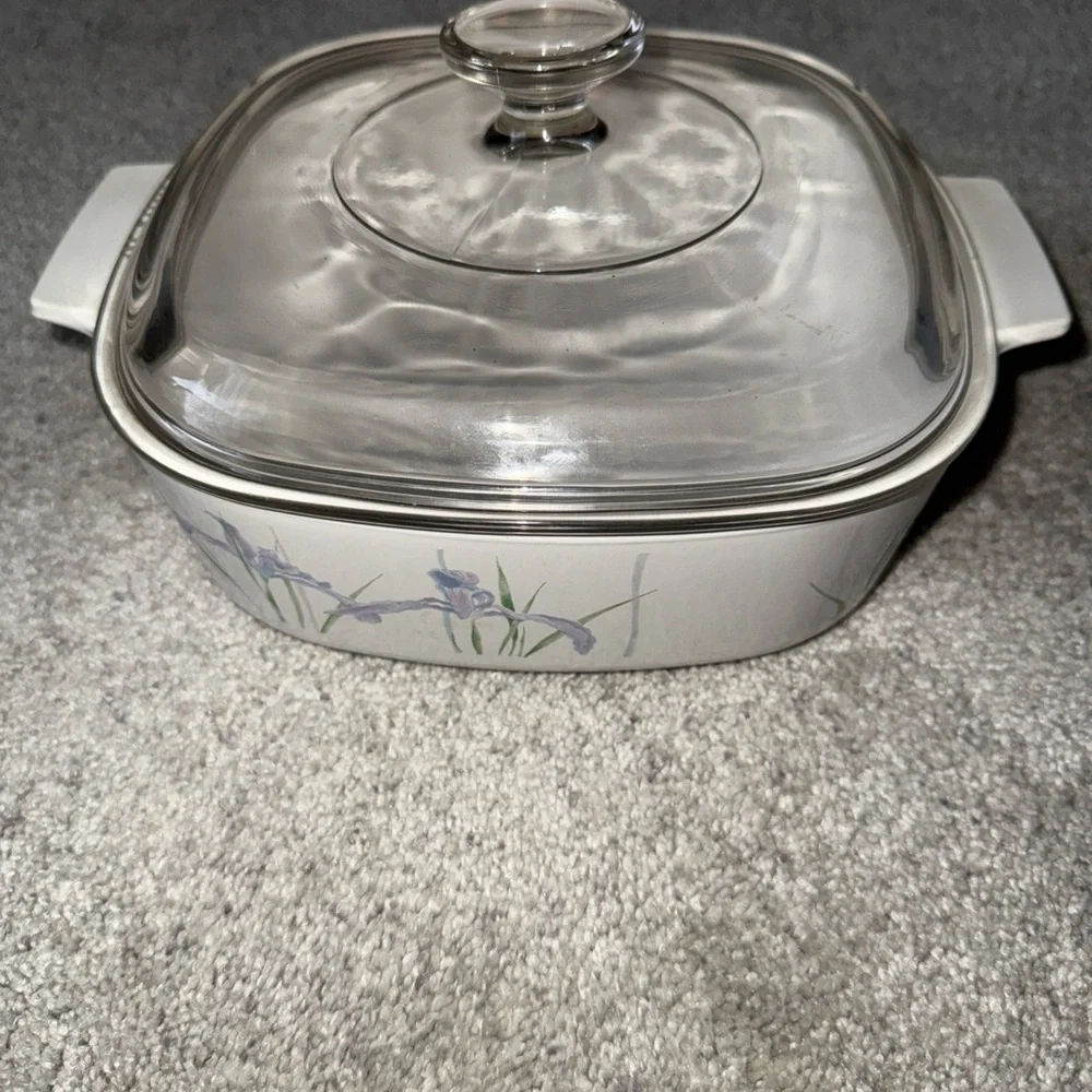 Corning Ware Shadow Iris  A-2-B - 2 Liter 2 qt Covered Casserole with lid